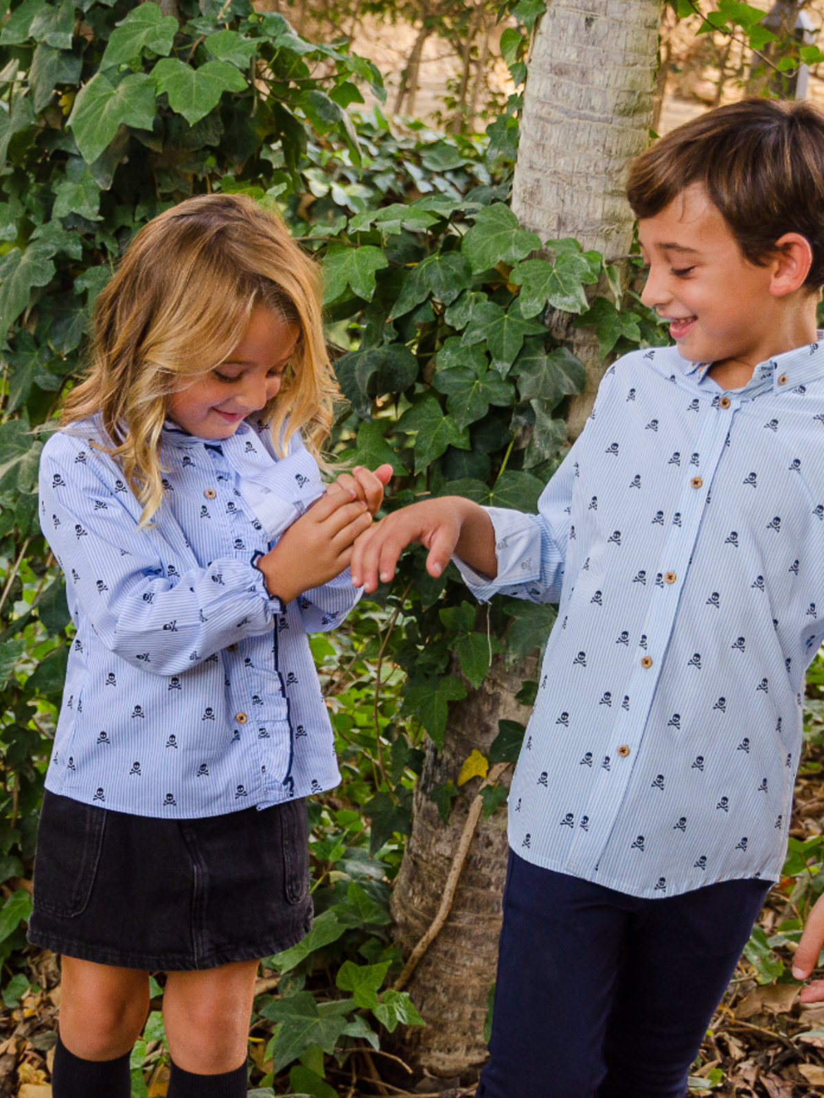 CAMISA DE NIÑA CALAVERAS